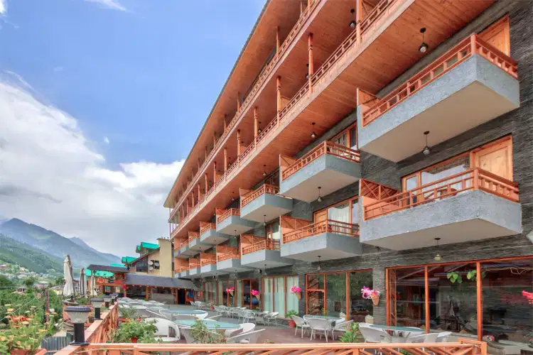 Manali Honeymoon Bliss – A Romantic Escape with Snowflakes Resort and Spa