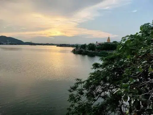 Gundolav Lake