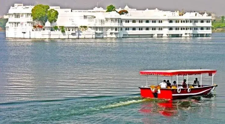 Lake Pichola evening boat ride