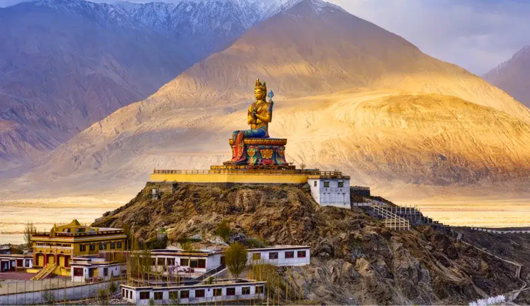Elite Ladakh Tour β Premium & Private