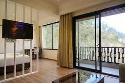 Manali Winter Escape | Hotel Melcome (Centrally Heated) 1