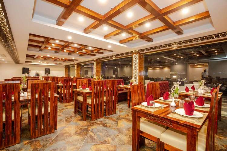 Manali Luxury Vacation with Snow White Resort – Centrally Heated