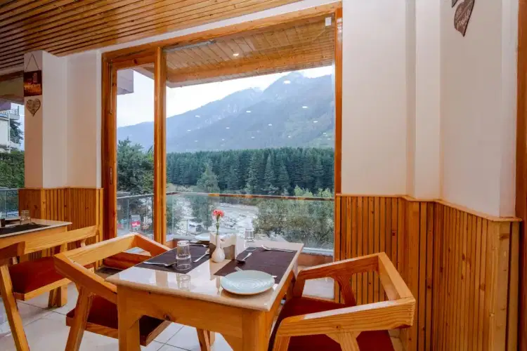 Premium Manali With The River Pine Resort & Spa