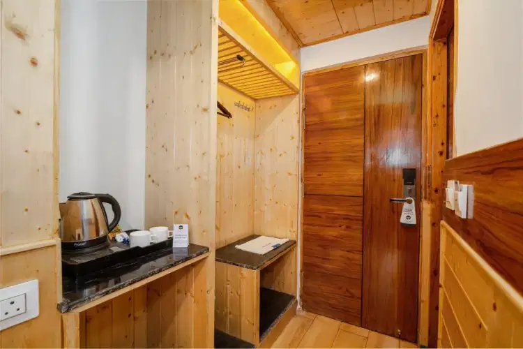 Premium Manali With The River Pine Resort & Spa