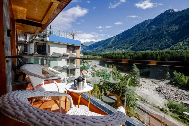 Premium Manali With The River Pine Resort & Spa