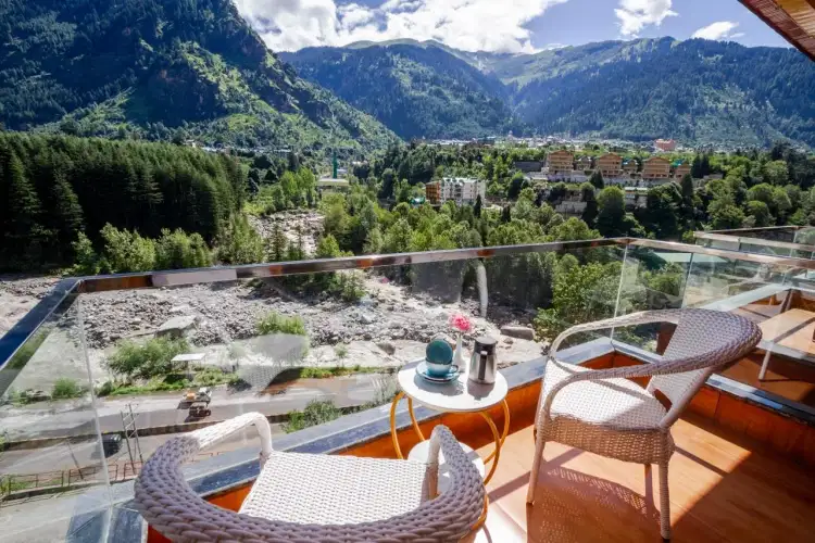 Premium Manali With The River Pine Resort & Spa