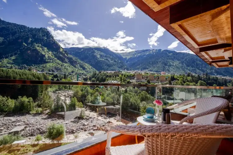 Premium Manali With The River Pine Resort & Spa
