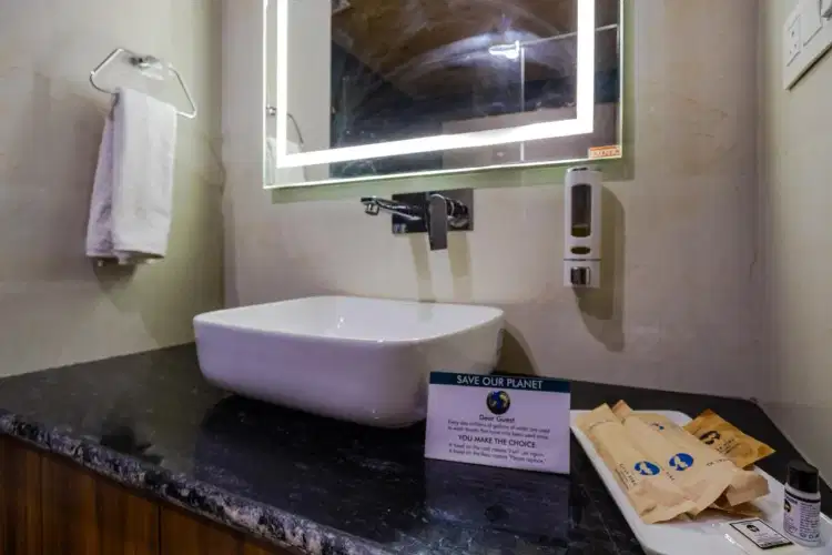 Premium Manali With The River Pine Resort & Spa