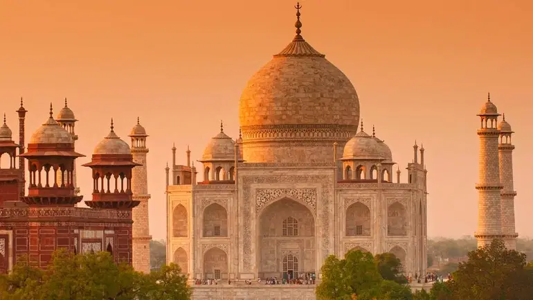Fusion of Mughal and Rajput Heritage