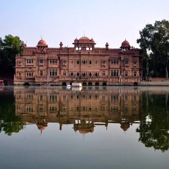 Gajner Palace & Gajner Lake