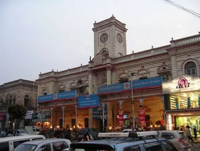 Hazratganj Market
