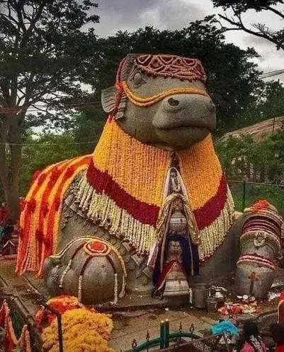 Nandi Statue