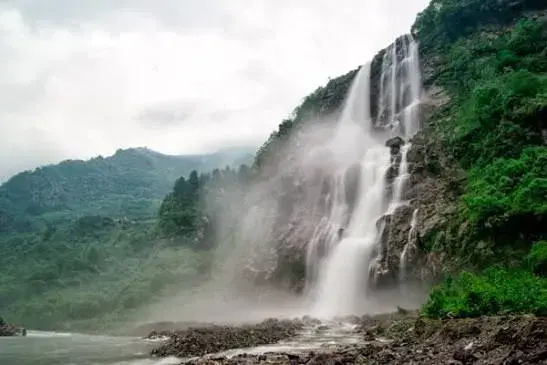 Nuranang Falls