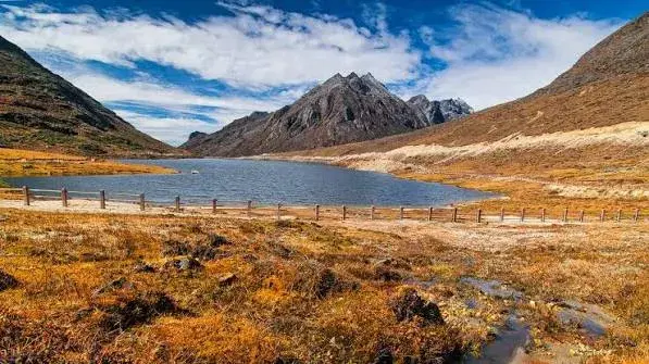 Sela Lake