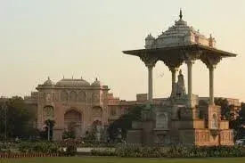 Statue Circle